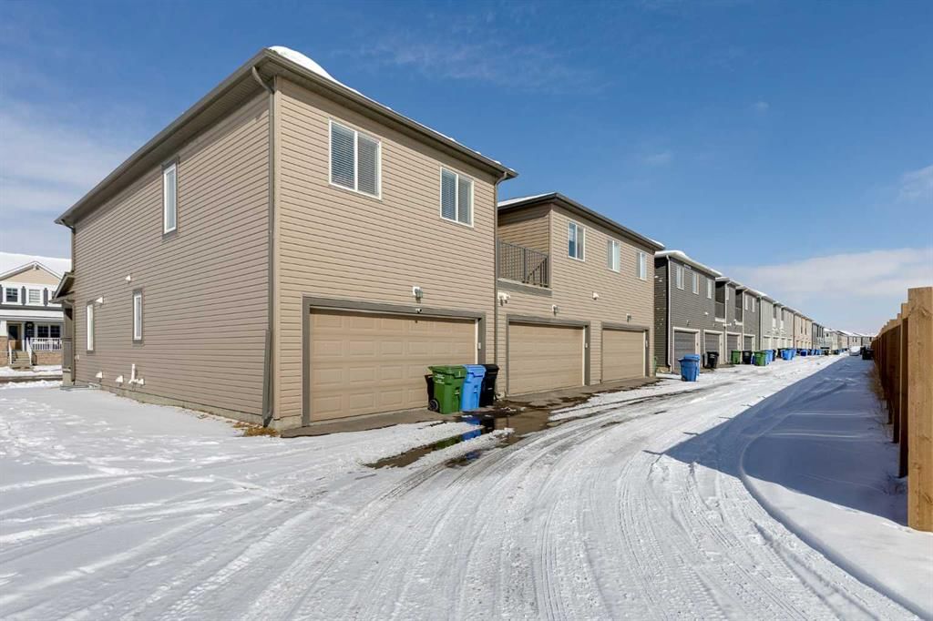 1481 148 Avenue NW, Calgary — photo 3 of 23