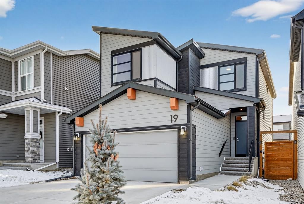 19 Rowley Park NW, Calgary — main listing photo