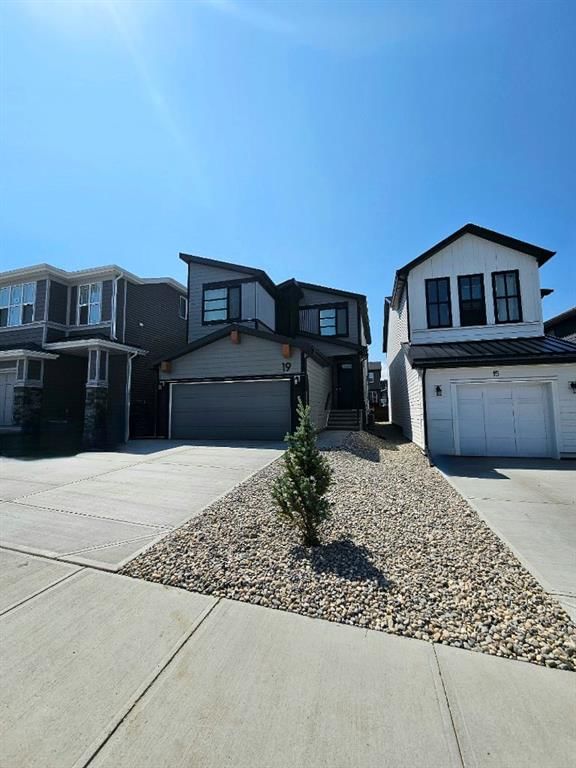 19 Rowley Park NW, Calgary — photo 2 of 50