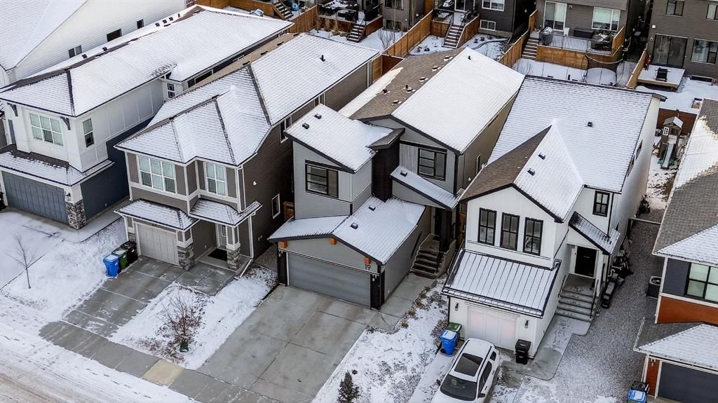 19 Rowley Park NW, Calgary — photo 3 of 50