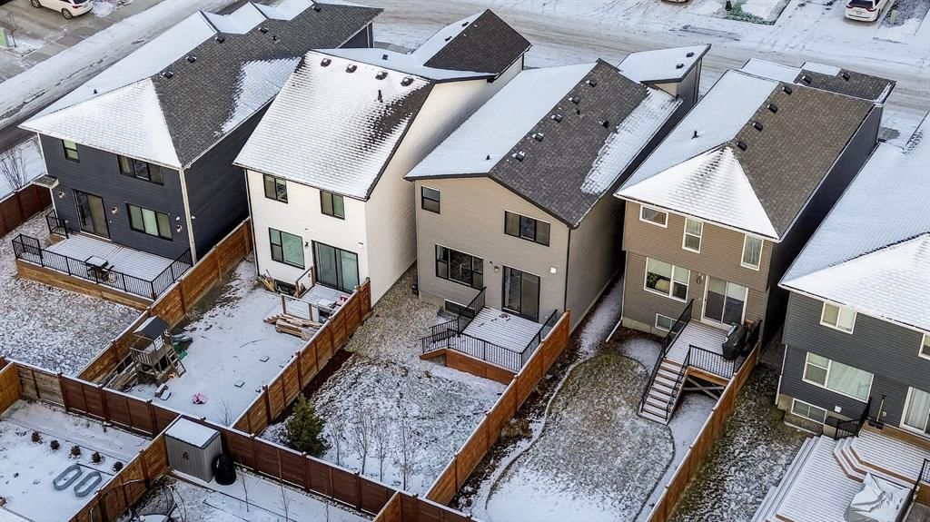 19 Rowley Park NW, Calgary — photo 5 of 50