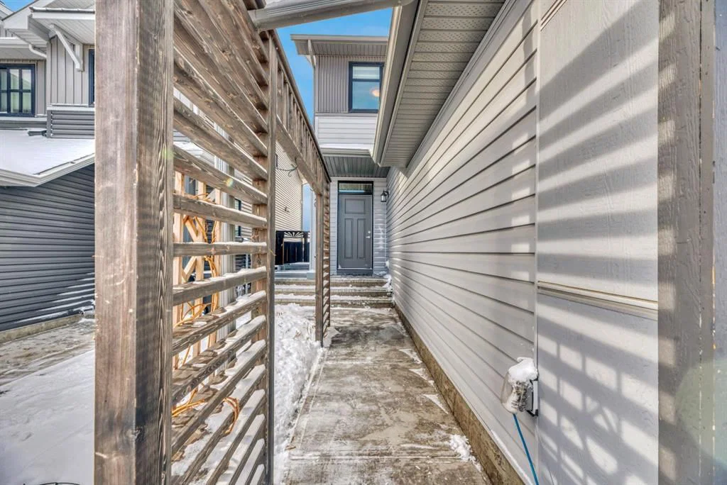 840 Seton Circle SE, Calgary — photo 5 of 43