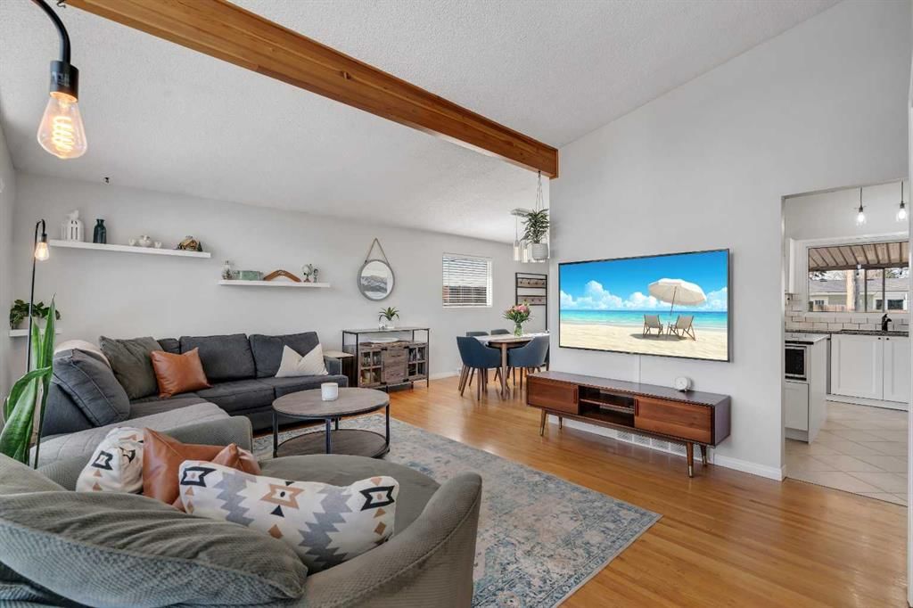 9939 Maplecreek Drive SE, Calgary — photo 4 of 41