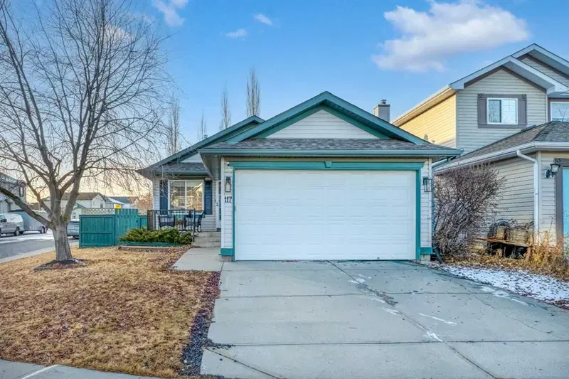 117 Rocky Ridge Landing NW, Calgary — main listing photo
