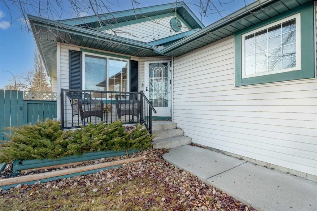 117 Rocky Ridge Landing NW, Calgary — photo 4 of 44