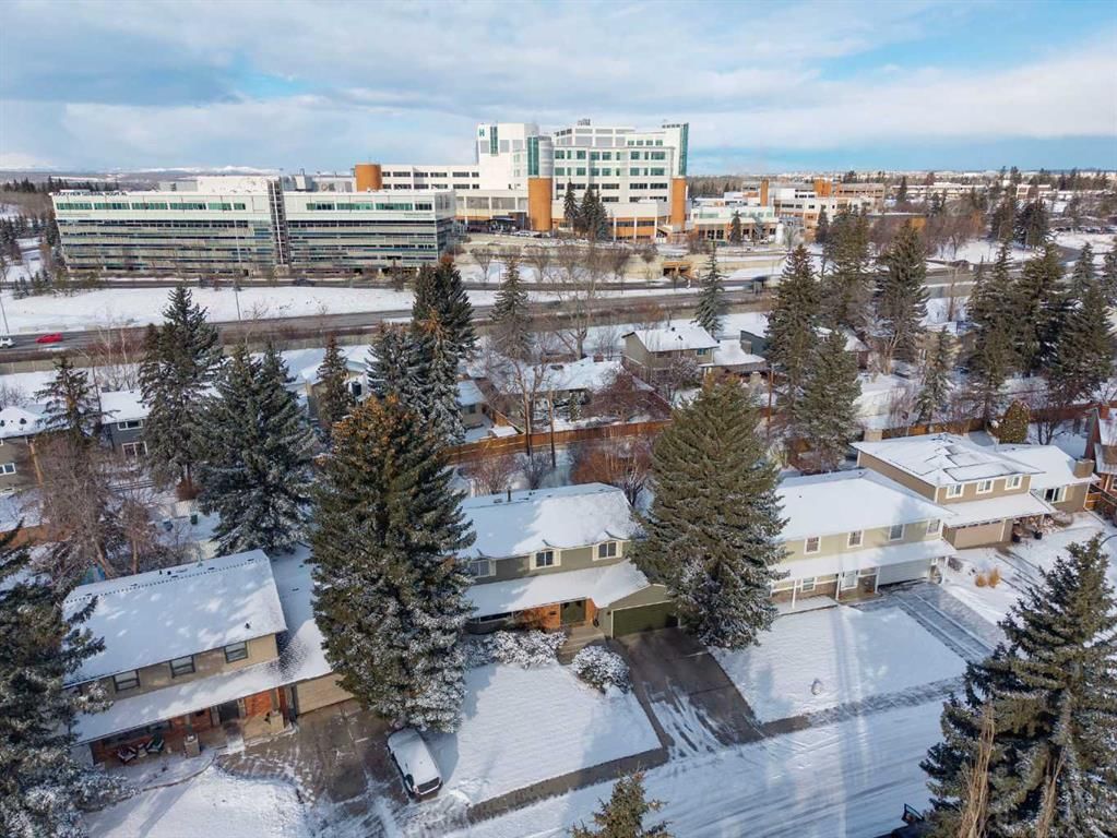 7312 Kananaskis Drive SW, Calgary — photo 2 of 41