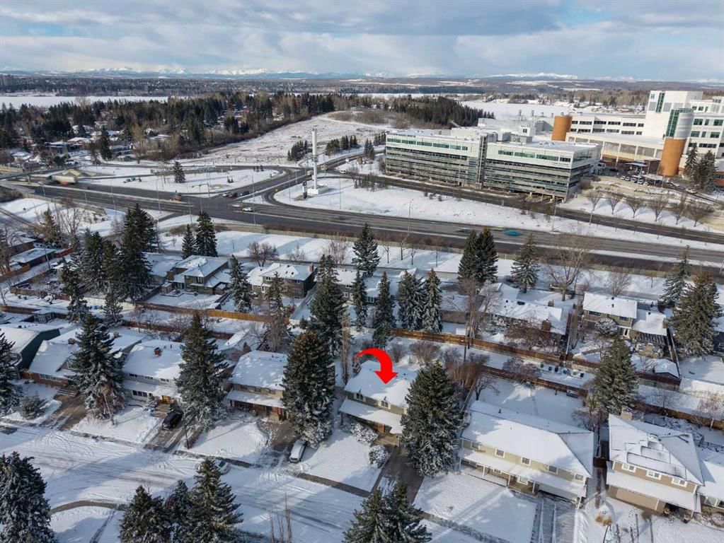 7312 Kananaskis Drive SW, Calgary — photo 3 of 41