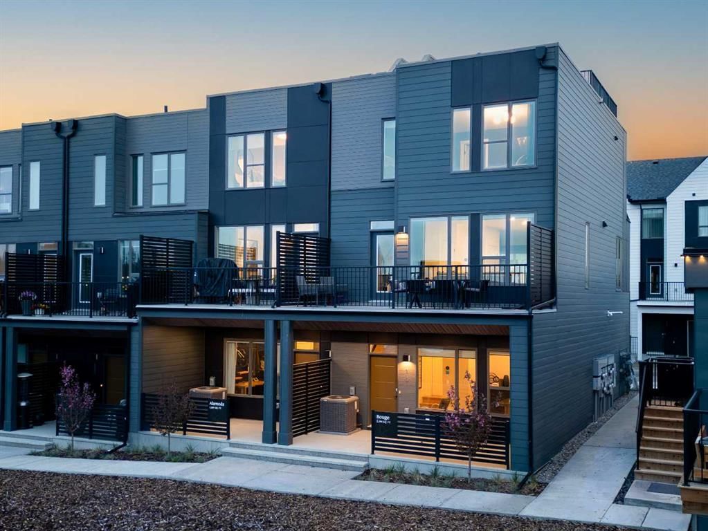 220 Sovereign Common SW, Calgary — main listing photo