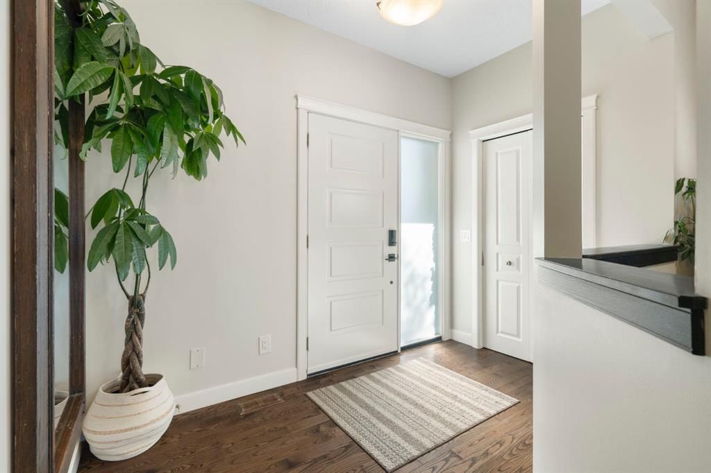 6 Cranwell Square SE, Calgary — photo 4 of 50