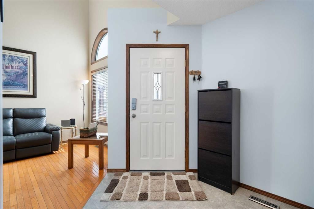 80 Chaparral Road SE, Calgary — photo 2 of 50