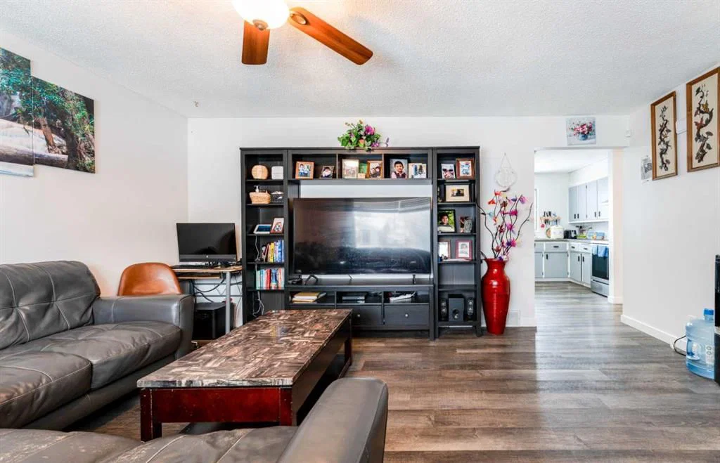 119 Mardale Crescent NE, Calgary — photo 4 of 50