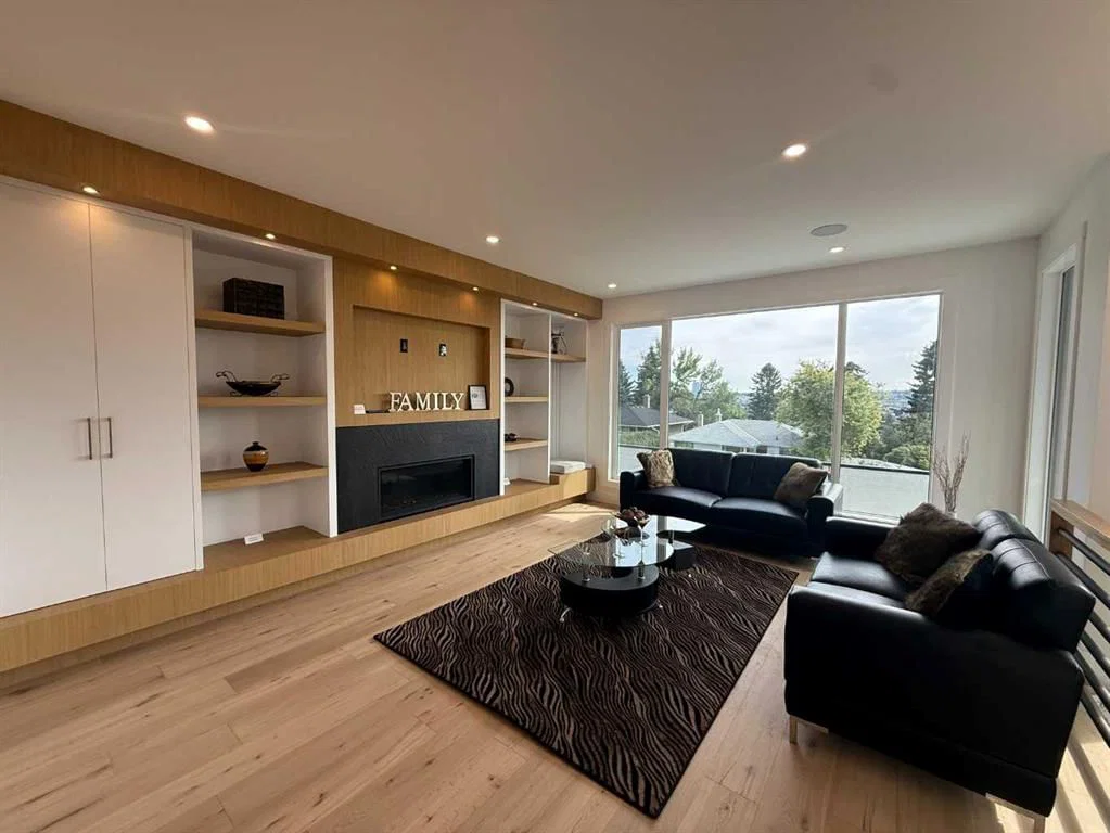 1924 10 Avenue NW, Calgary — photo 4 of 50