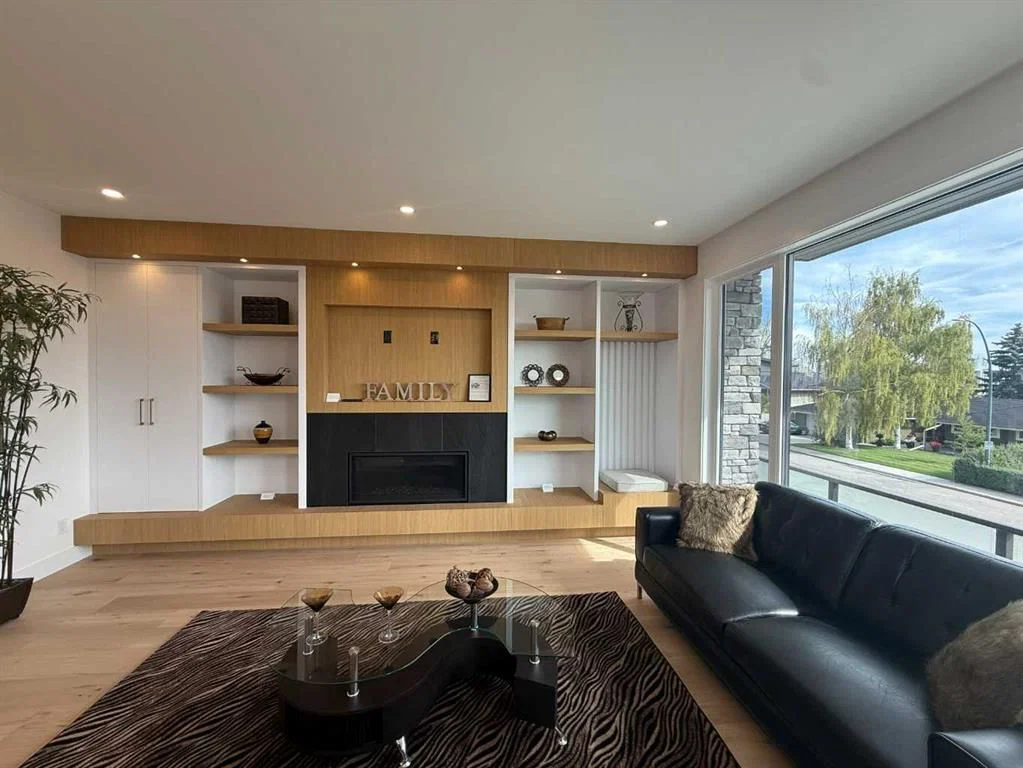 1924 10 Avenue NW, Calgary — photo 5 of 50