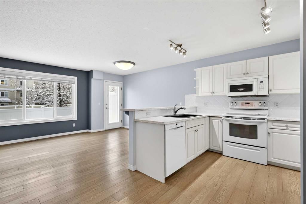 11 Chaparral Ridge Terrace SE, Calgary — photo 5 of 32