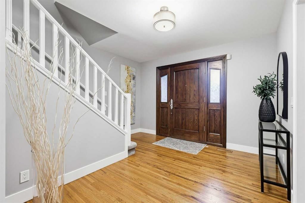 723 Willamette Drive SE, Calgary — photo 4 of 50