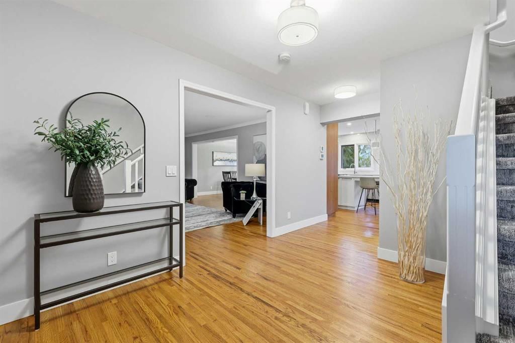 723 Willamette Drive SE, Calgary — photo 5 of 50