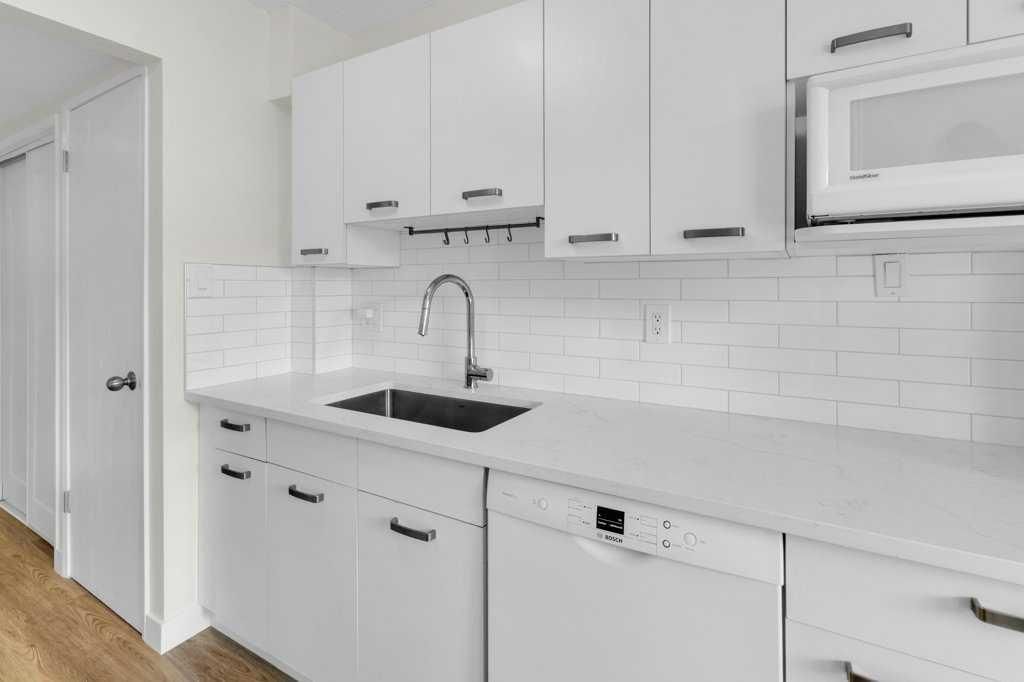 29, 3519 49 Street NW, Calgary — photo 4 of 49
