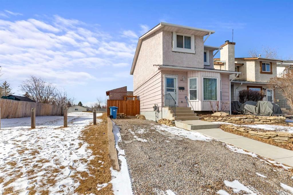 185 Pinemeadow Road NE, Calgary — photo 2 of 35