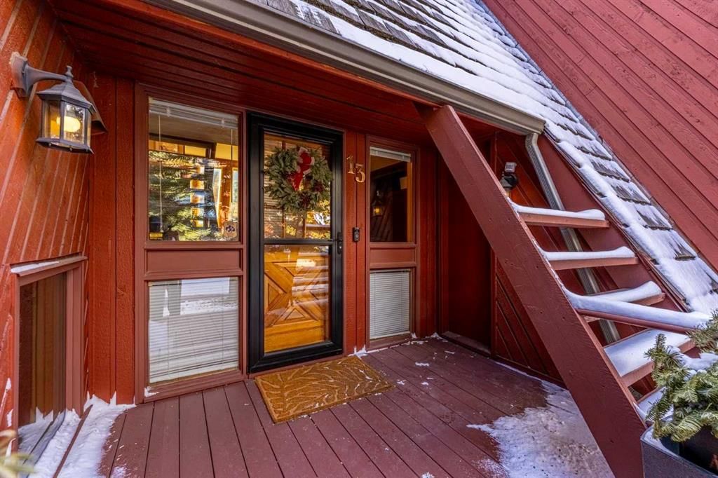 13, 828 Coach Bluff Crescent SW, Calgary — photo 4 of 42