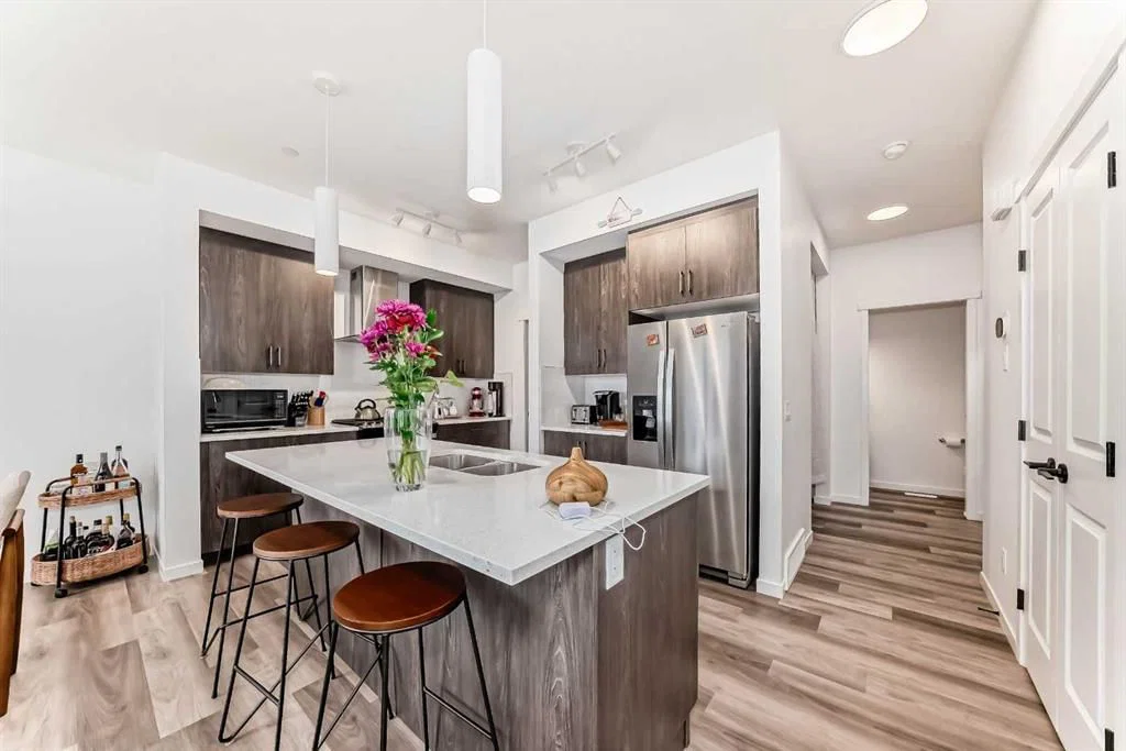 171 Hotchkiss Manor SE, Calgary — photo 4 of 34