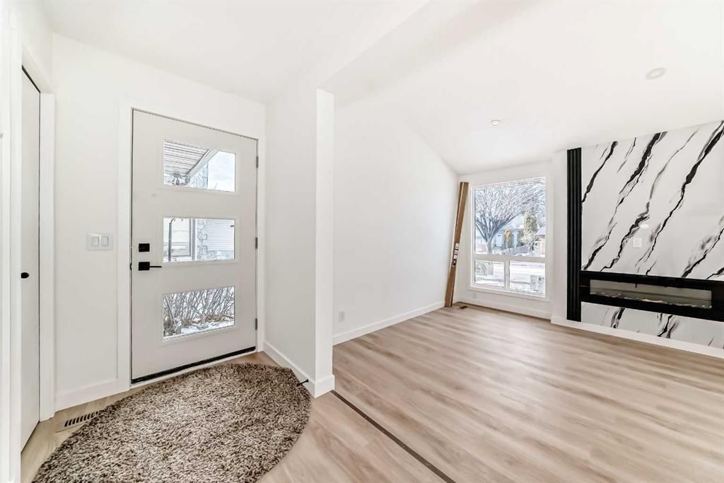 319 Whitefield Drive NE, Calgary — photo 3 of 45