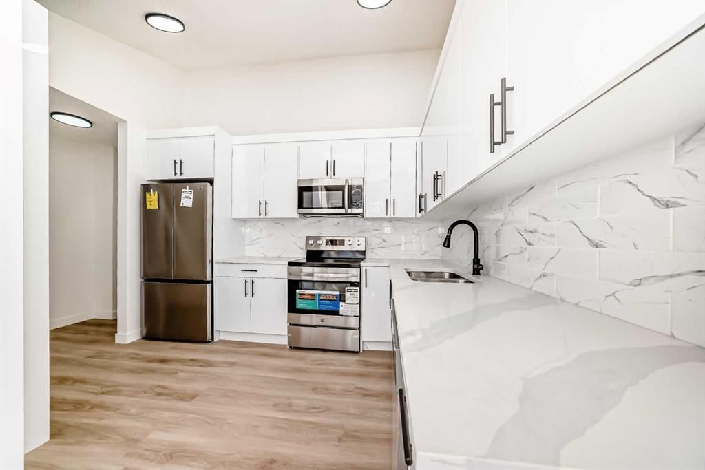 319 Whitefield Drive NE, Calgary — photo 4 of 45