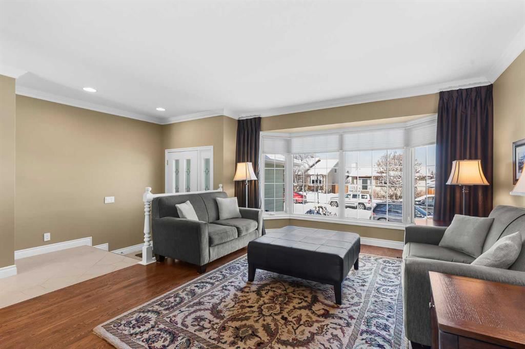 88 Bermondsey Way NW, Calgary — photo 3 of 46