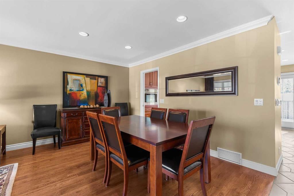 88 Bermondsey Way NW, Calgary — photo 5 of 46