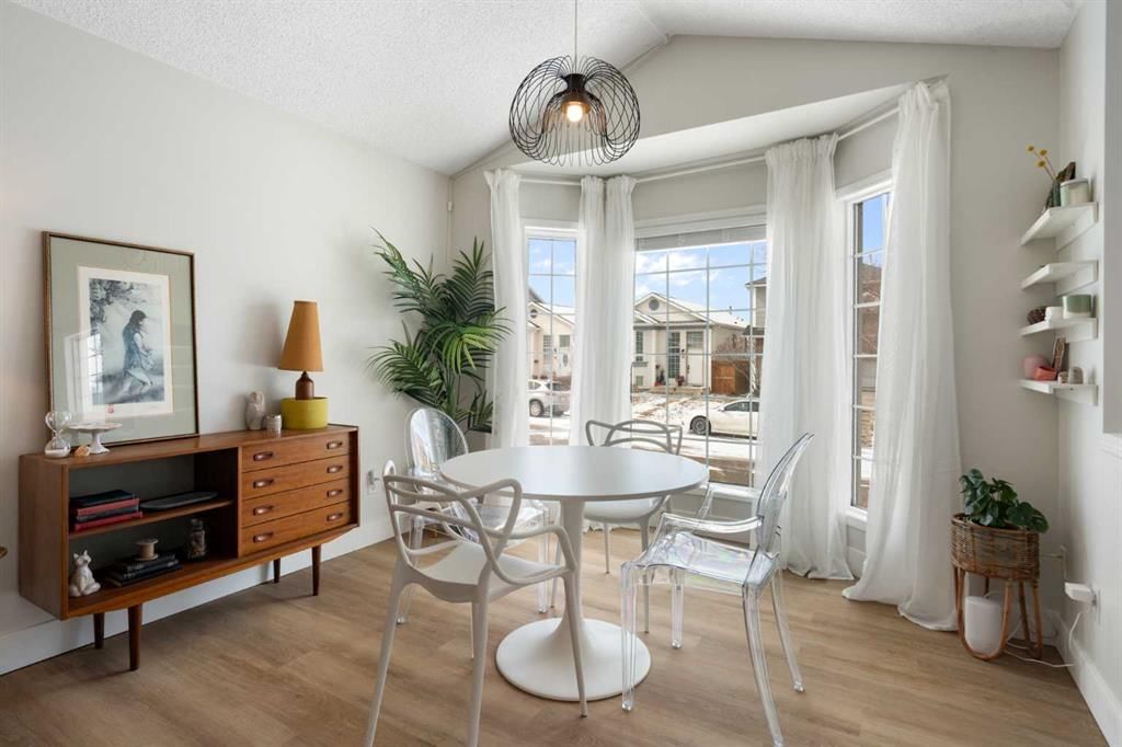 39 River Rock Circle SE, Calgary — photo 5 of 49