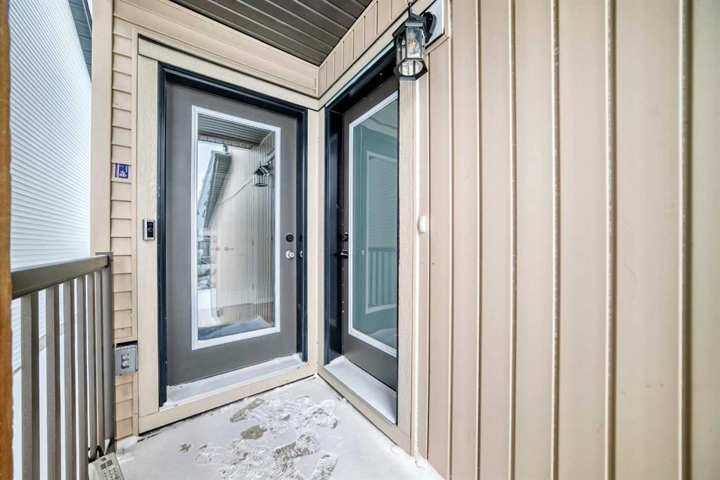 53 Bartlett Way SE, Calgary — photo 2 of 50