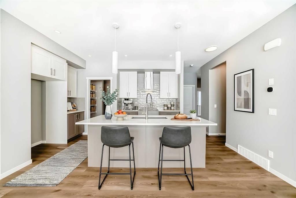 53 Bartlett Way SE, Calgary — photo 3 of 50