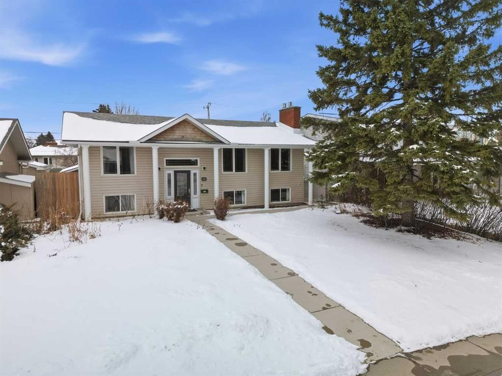 1015 Maplecroft Road SE, Calgary — photo 2 of 50