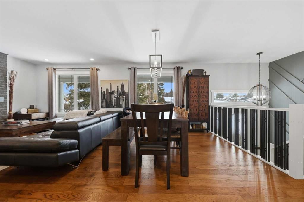 1015 Maplecroft Road SE, Calgary — photo 5 of 50