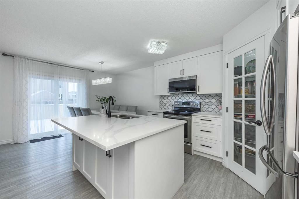 8430 saddleridge Drive NE, Calgary — photo 3 of 34