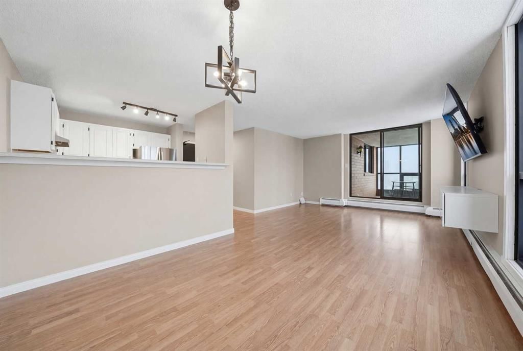 1002, 1334 13 Avenue SW, Calgary — photo 4 of 24