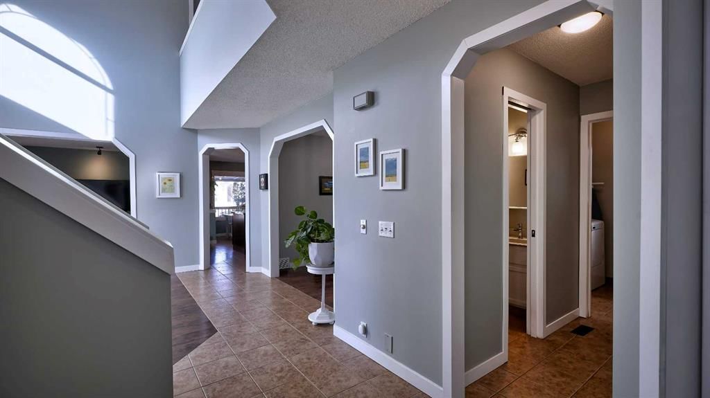 280 Riverwood Circle SE, Calgary — photo 3 of 36