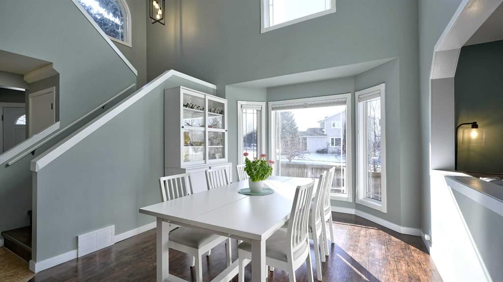 280 Riverwood Circle SE, Calgary — photo 5 of 36