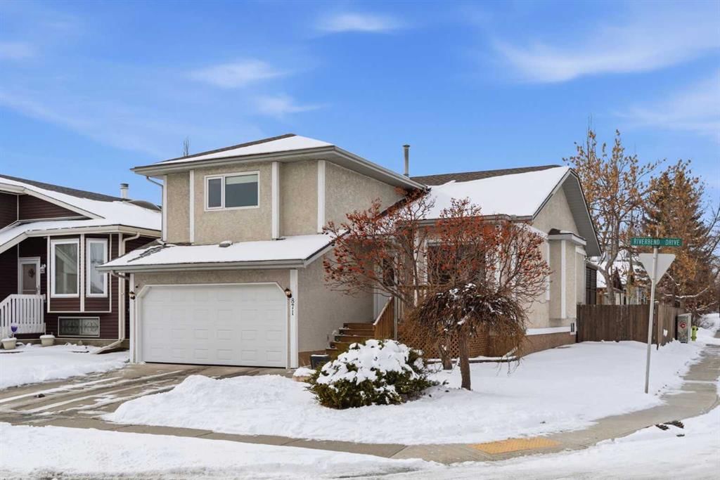 871 Riverbend Drive SE, Calgary — photo 2 of 39