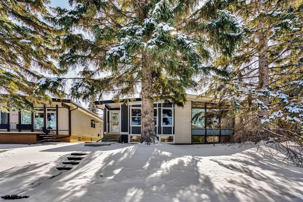 1515 24 Avenue NW, Calgary — main listing photo