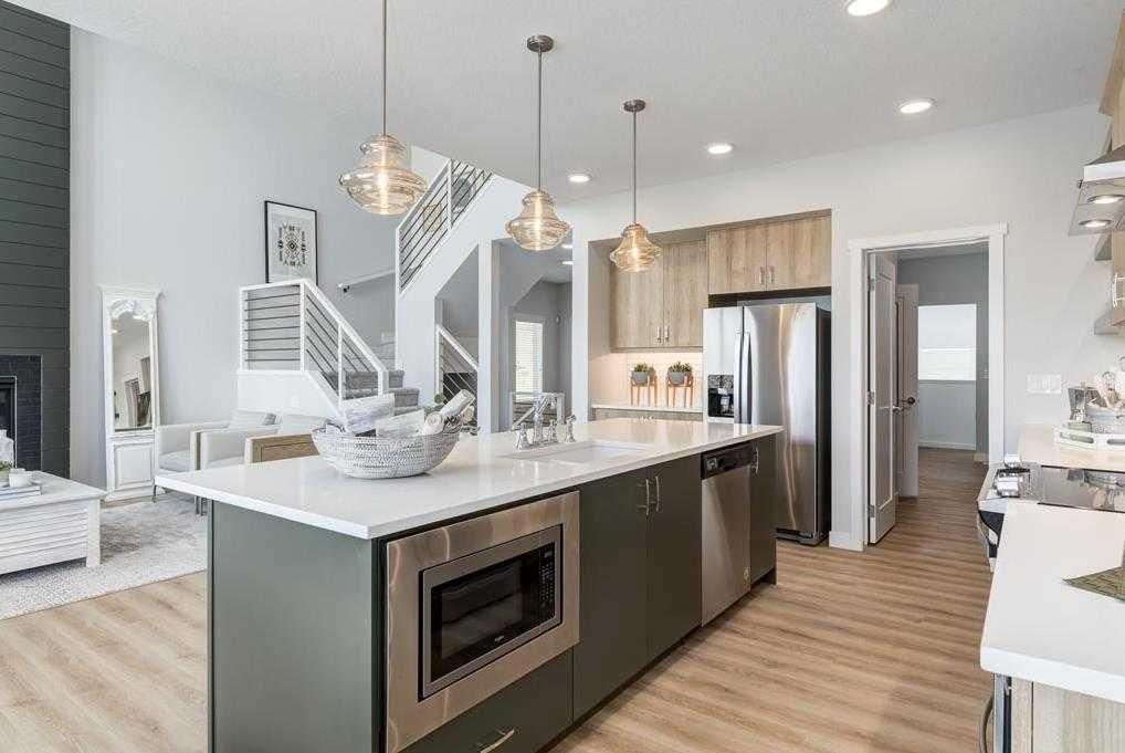 39 Versant Rise SW, Calgary — photo 5 of 15