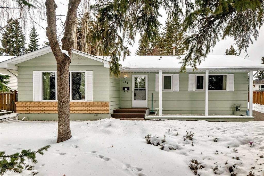 728 Oakhill Place SW, Calgary — main listing photo