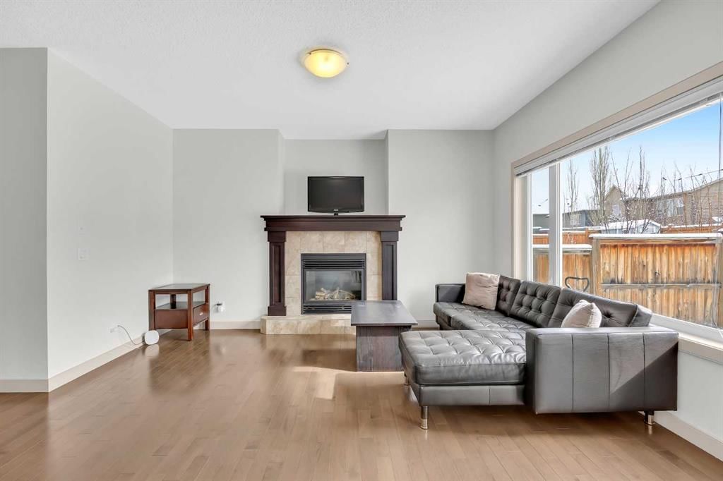 29 Evanspark Gardens NW, Calgary — photo 3 of 45