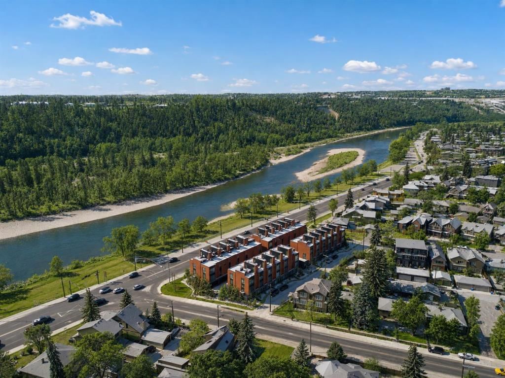 3012 Parkdale Boulevard NW, Calgary — photo 3 of 46