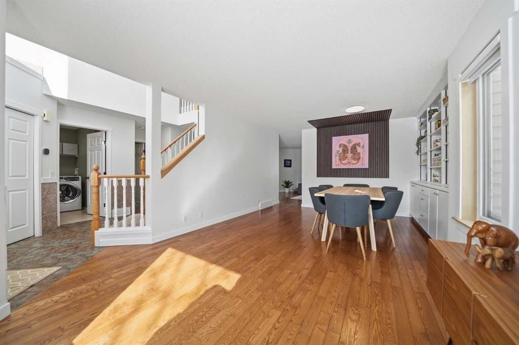 22 Scenic View Close NW, Calgary — photo 4 of 45