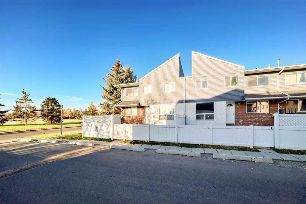61, 4769 HUBALTA Road SE, Calgary — photo 2 of 33