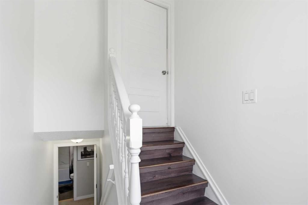 263 Doverview Crescent SE, Calgary — photo 3 of 44