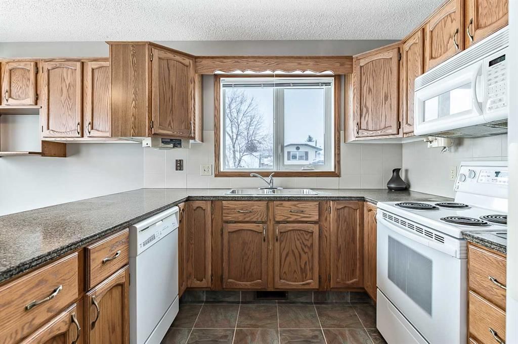 104 Macewan Meadow Way NW, Calgary — photo 2 of 34