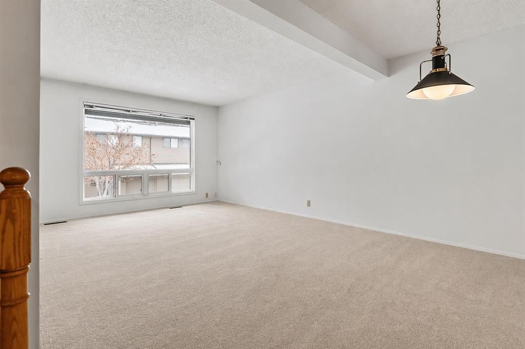 32, 5019 46 Avenue SW, Calgary — photo 4 of 23