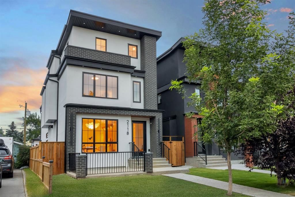 2118 Victoria Crescent NW, Calgary — main listing photo