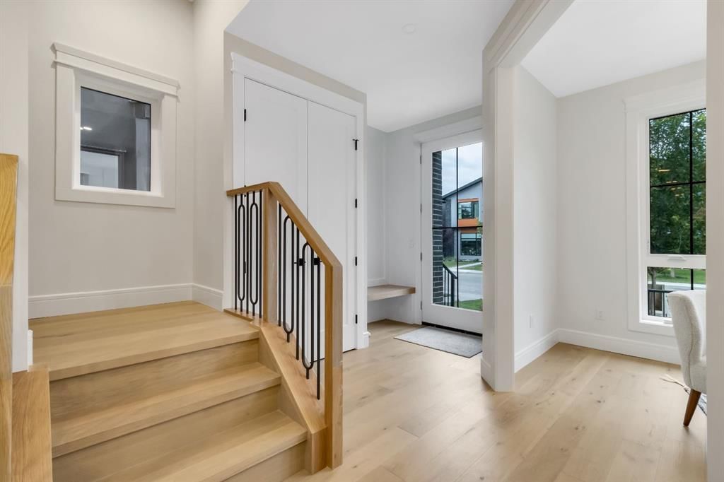 2118 Victoria Crescent NW, Calgary — photo 2 of 50